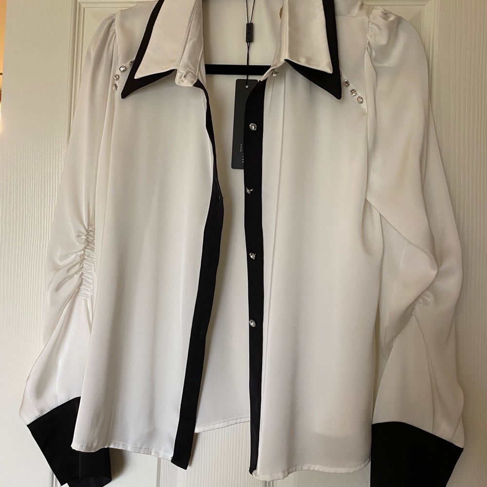 Beulah White and Black Women's Top